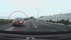 Kijk en leer: mobiel weg!